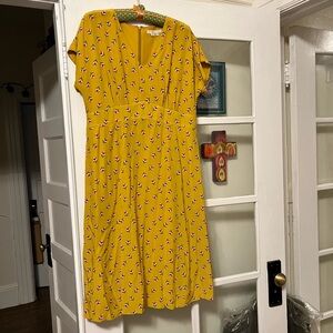 Boden Breezy and Cool !!!!Boden Mustard Yellow Floral Midi Dress